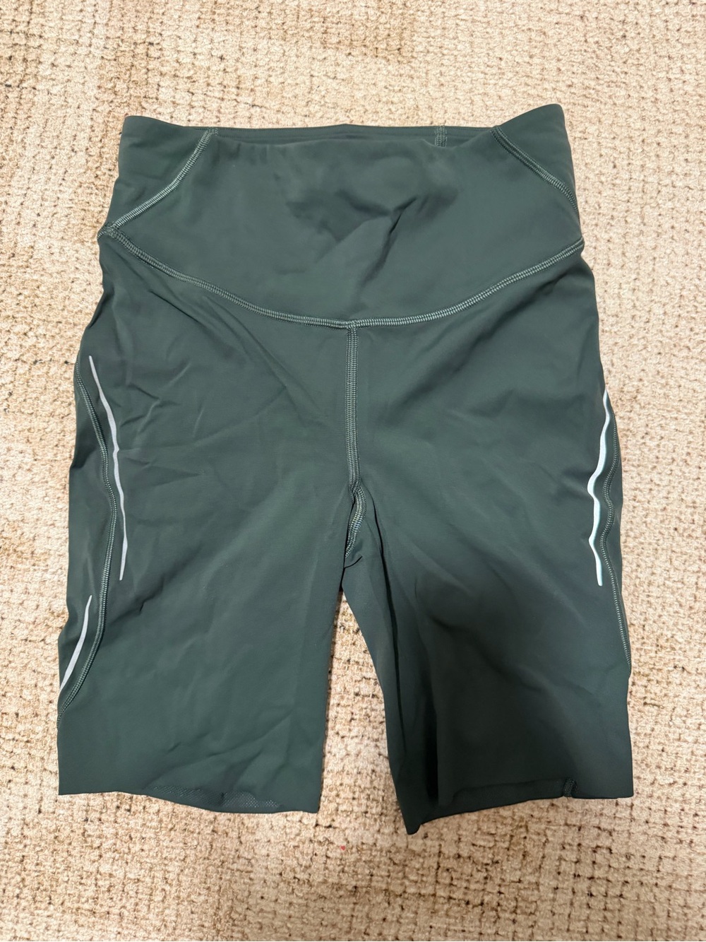 Base pace high rise reflective short 8”